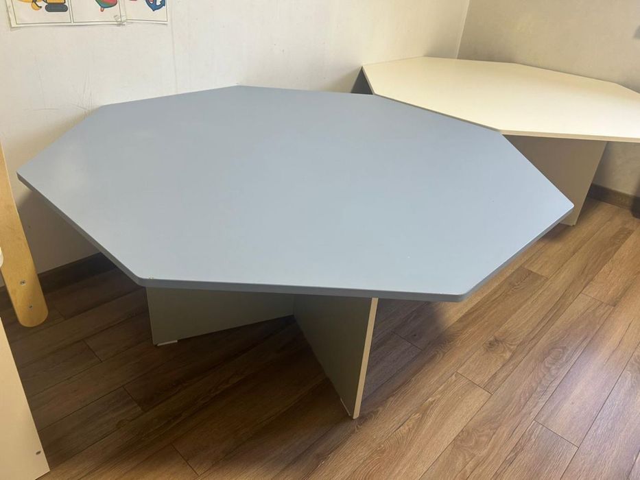 Срочно Продам детские столы