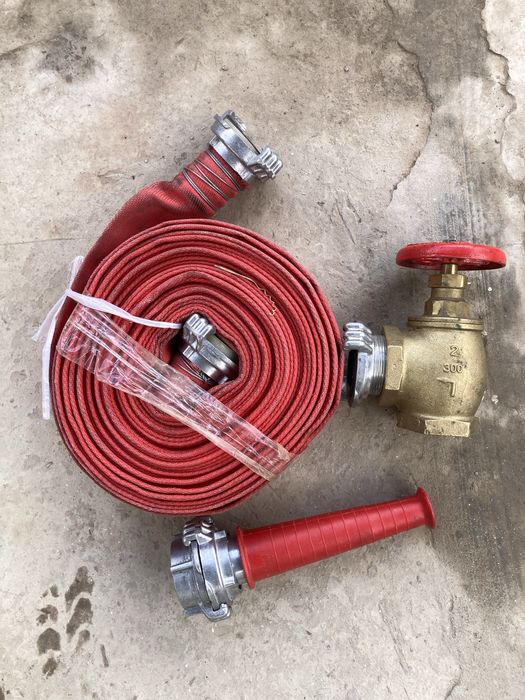 Пожарный кран и шланга