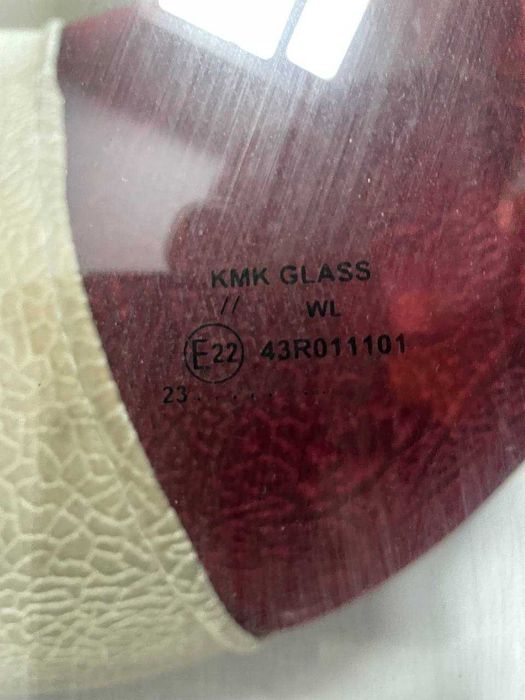 продам лобовое стекло