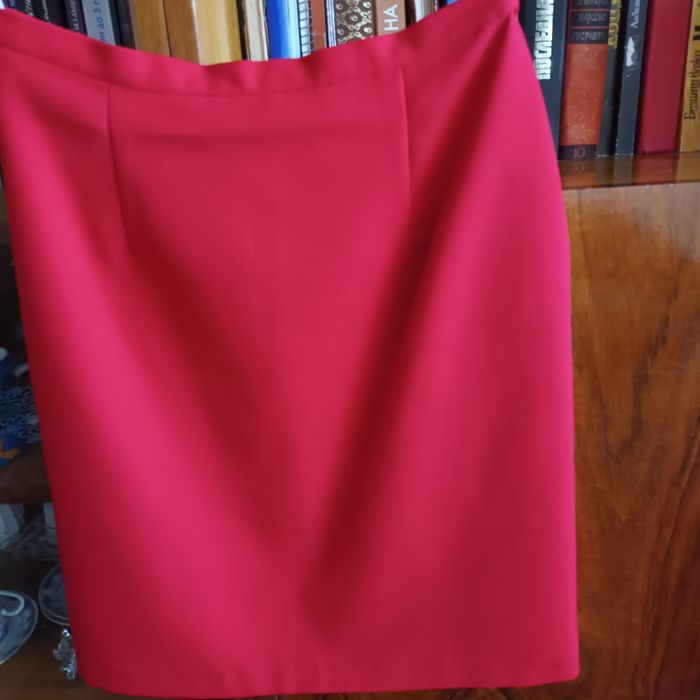 Дамски костюм в червено