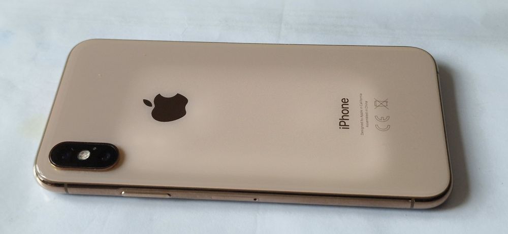 Продам IPhone XS 64 гб