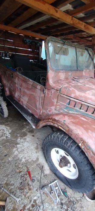 Продавам Газ 69.