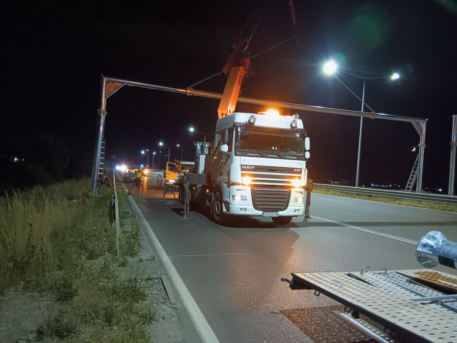 Транспорт на бус камион автомобили пътна помощ, автокран