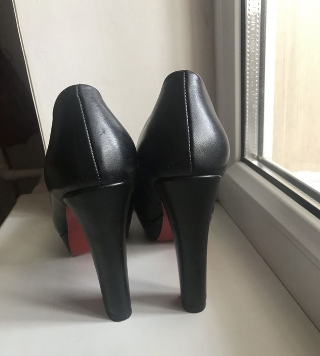 Продам молельные туфли.