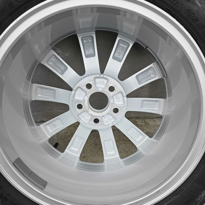 VW Polo 185/60/16