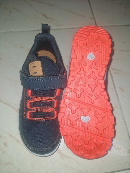 Детски спортни обувки