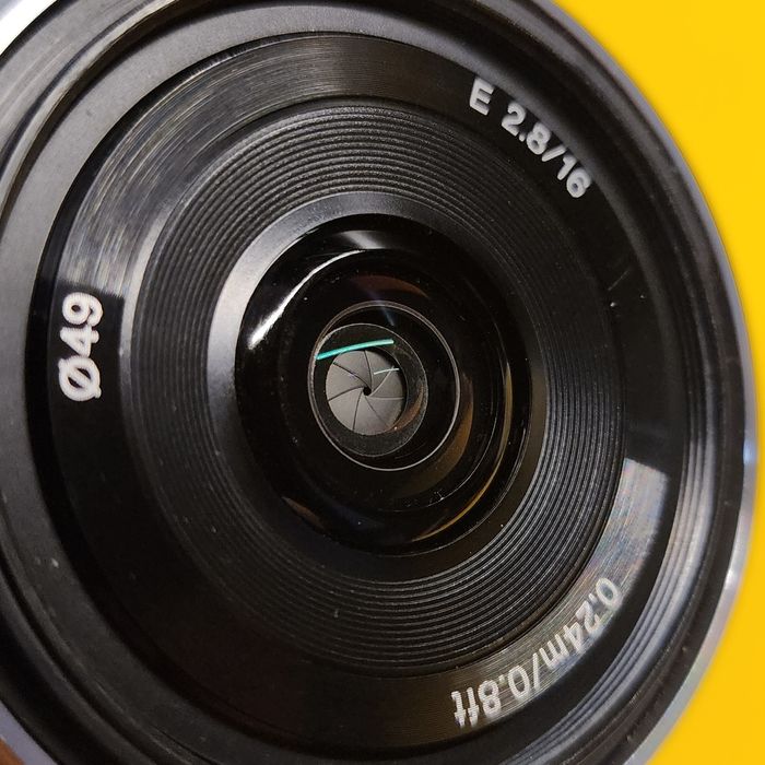 obiectiv Sony E 16mm f2.8 SEL16F28