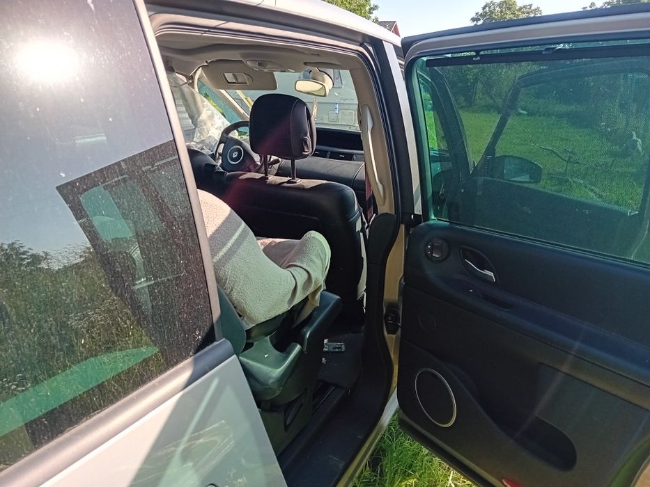 Vând Renault Espace avariat