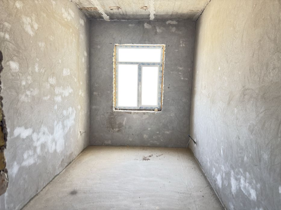 Йўл бўйича 3 хонали квартира сотилади