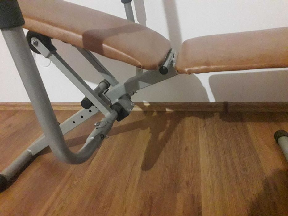 mese nnoi ,plităelectrică ,încălzitor ,trolere bagaje,bancă abdomene ,steper ,clăpari ,bețe ski...