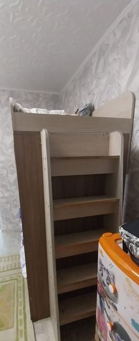 Продам двухъярусную кровать