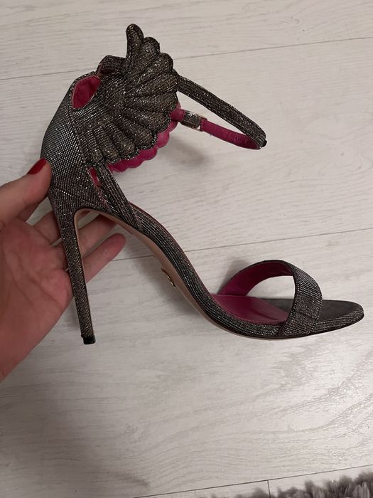 Amina Muaddi ,sandale originale