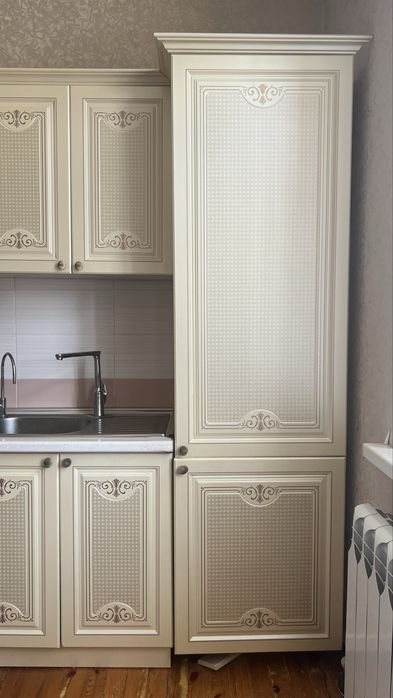 Кухонный гарнитур 5,3 метр б/у