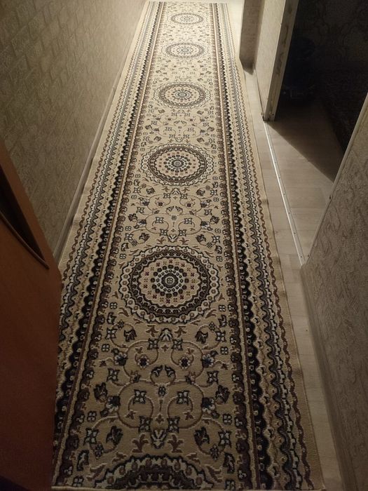 Продаю ковёр в хорошем состоянии