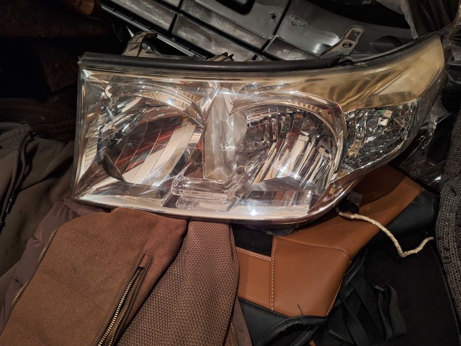 фара передняя левая Land Cruiser 200