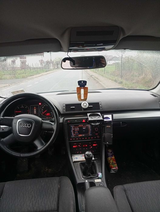 Vând sau schimb audi A4 b7 motor de 2 litri