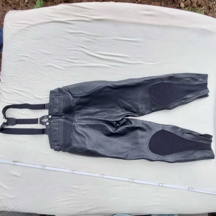 O sa vand pantaloni de piele pentru MOTO!!!
NOU! Germania!