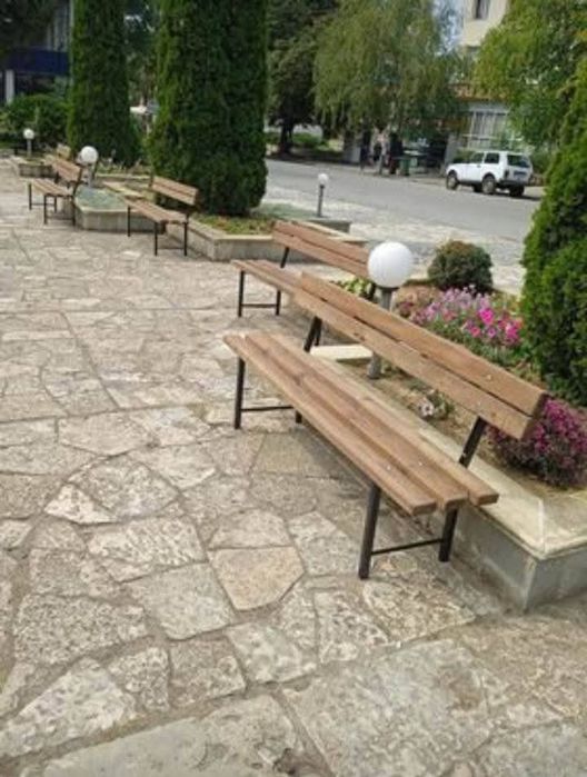 Градинска пейка.