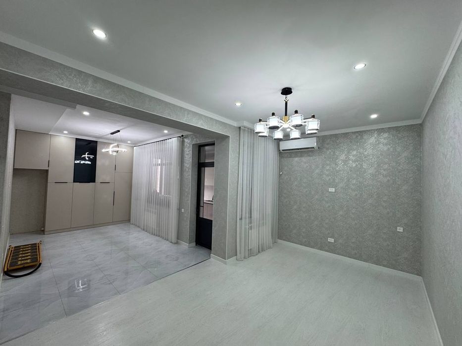 Продаётся новый хай-тек дом в Янгиабаде