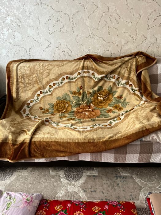 Продам одеяло для кровать 2шт