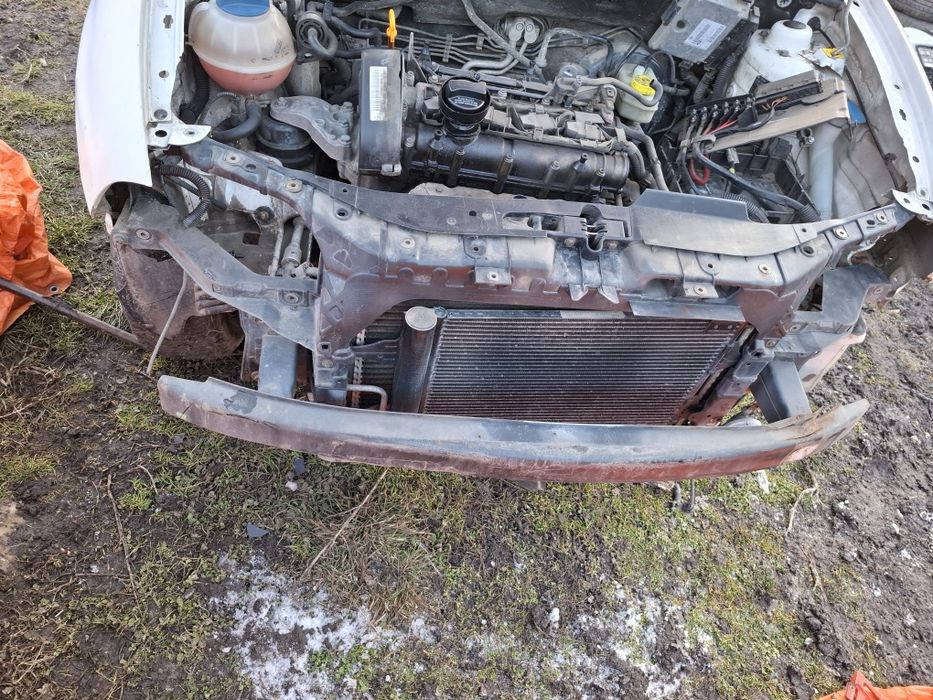 Vand   faruri capota  motor  seat ibizta an 2003