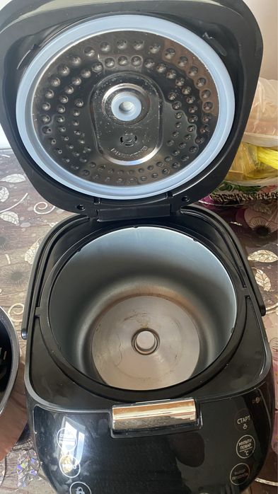 Продам мультиварка Redmond