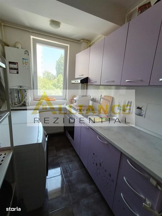Apartament 3 camere de vanzare
