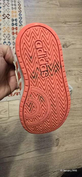 Cizme si adidasi fetite