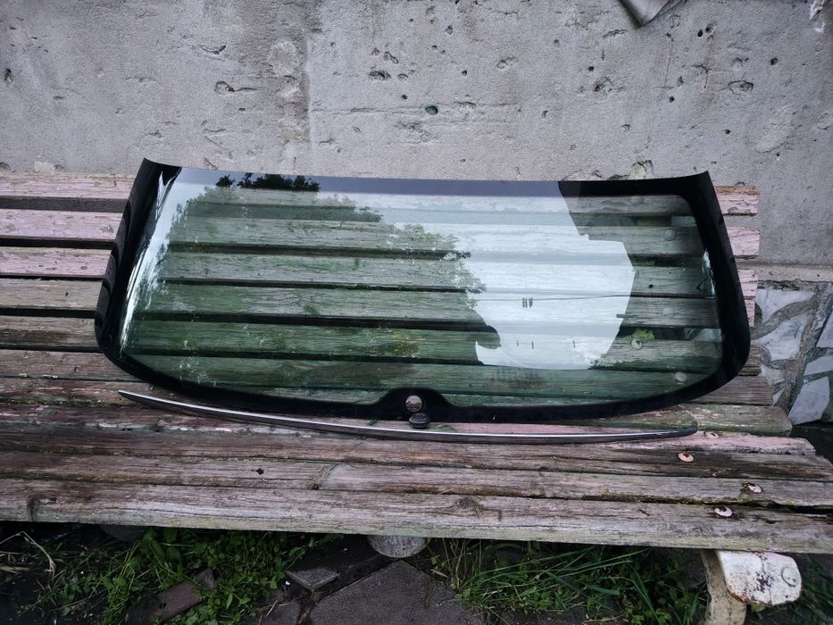 Задно стъкло и лайсна за VW Passat B6 2009 комби