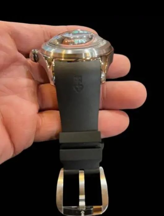 Продам часы корум бабл часы. CORRUM BUBBLE WATCH original новый.