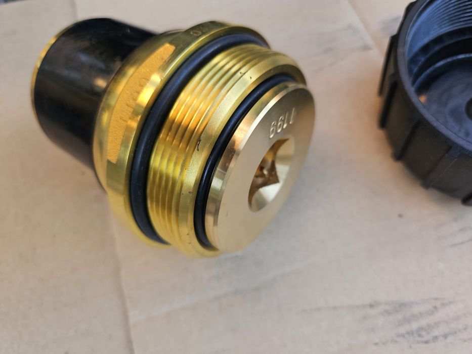 adaptor de obturare (Sperrblasen Adapter / Stop-Off Adapter) din polietilenă