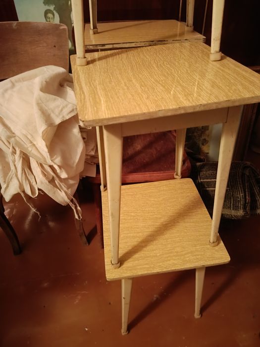 Табуретки б/у, стулья обеденные.