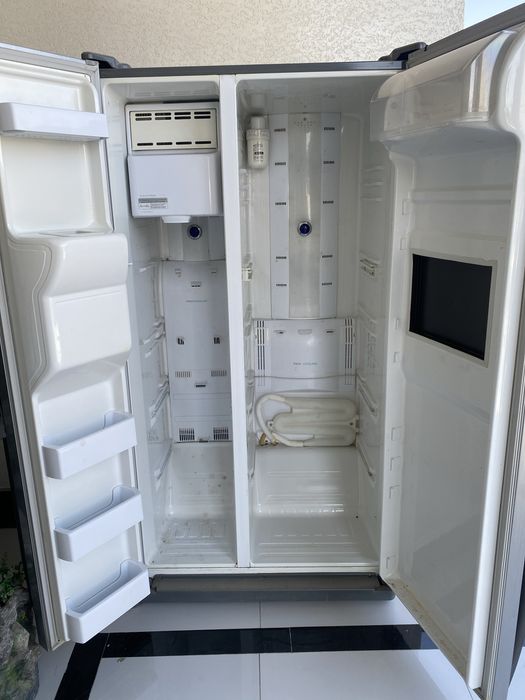 Продам холодильник на запчасти