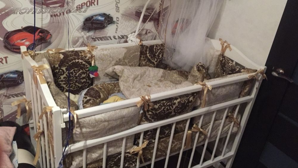 Детская кроватка