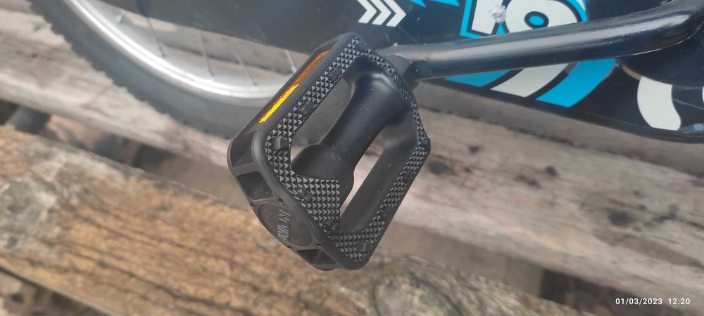 Продавам детски и сгъваем велосипед.