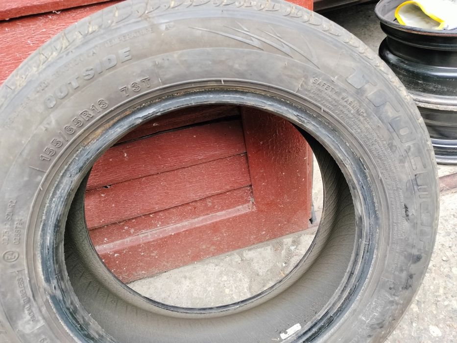 Doua anvelope vara pe 13