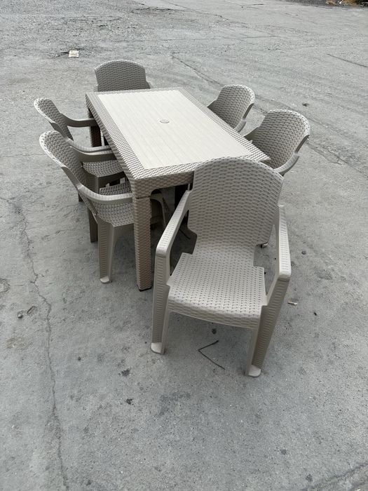 Комплект маса с 6 стола – стил и удобство за вашата тераса