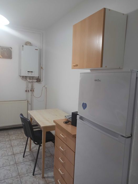 Chirie 3 camere dambu pietros