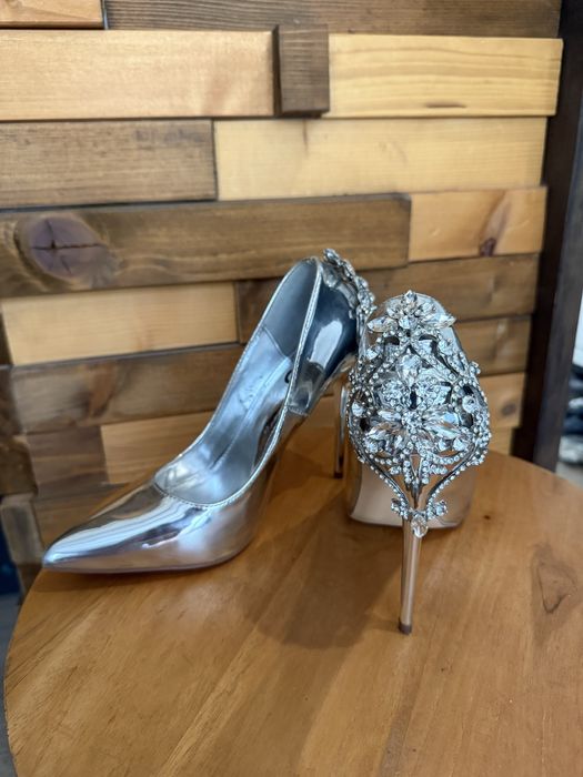Сребърни токчета