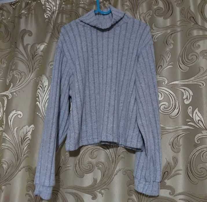 Pulover tricot subțire pe gât