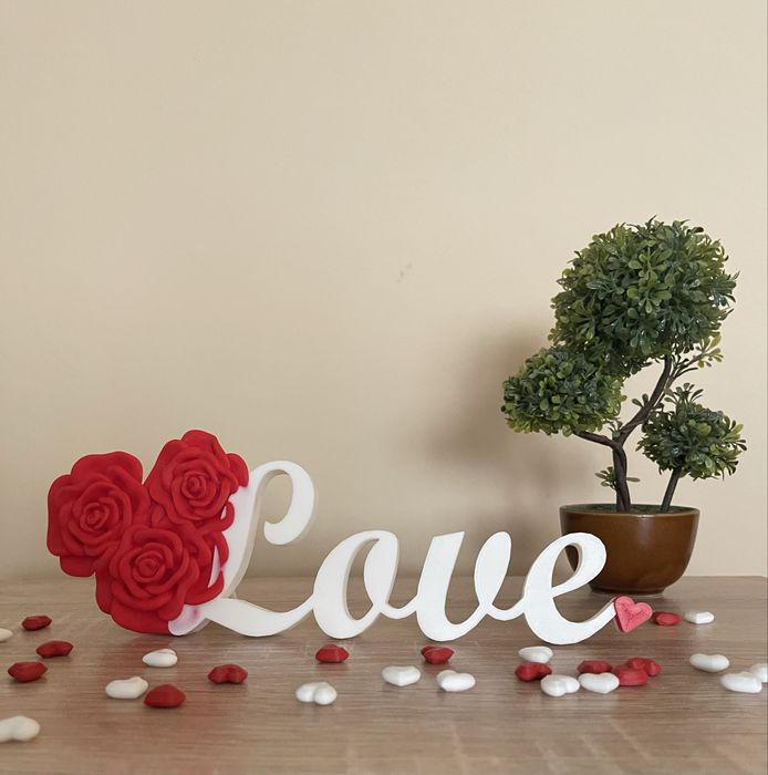 Декоративен надпис “Love”