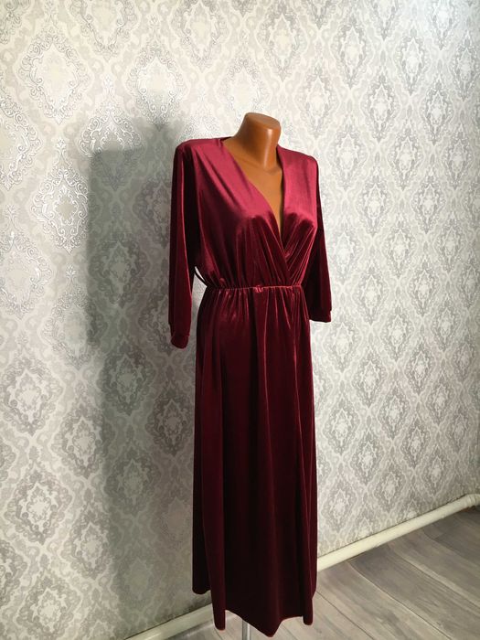 Платье вечернее шикарное