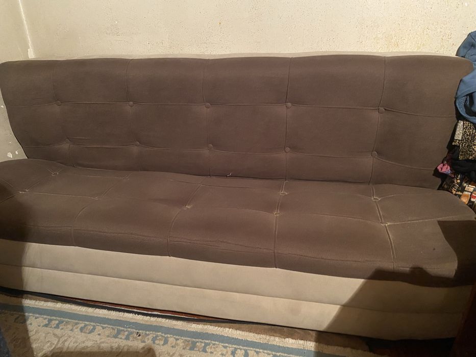 Срочно продам диван