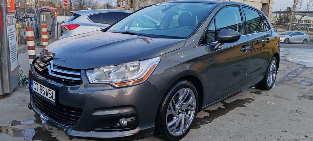 Vând Citroen C4 2011