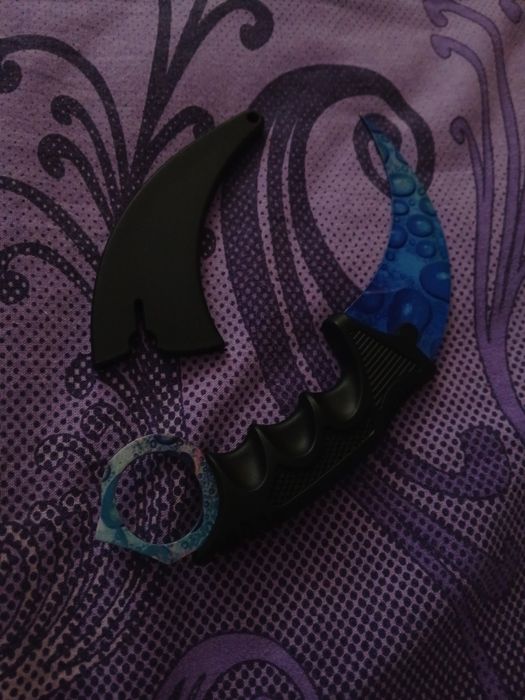karambit din metal( netaios)