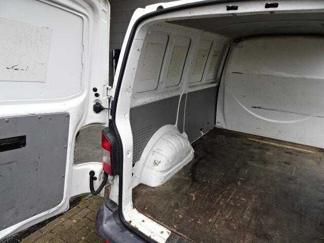 Închiriere  duba VW Transporter fara sofer pret 350lei/zi