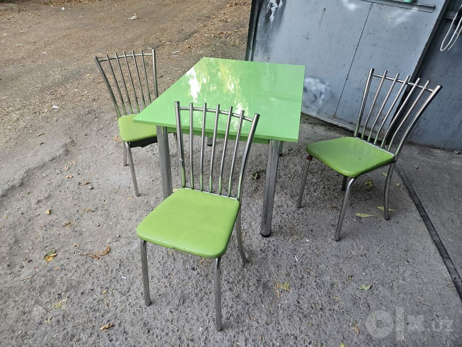 Продаётся стол и стул