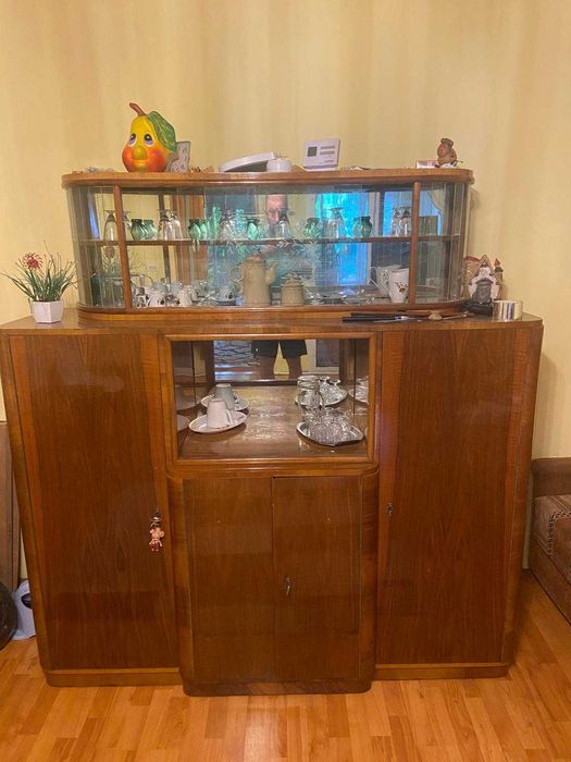 Dulap cu vitrina