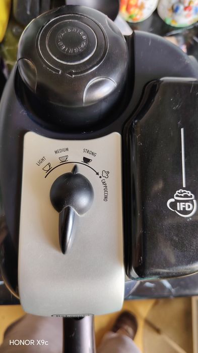 Кофеварка Delonghi