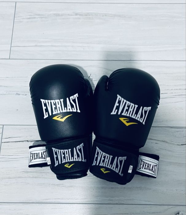бокс перчатки...